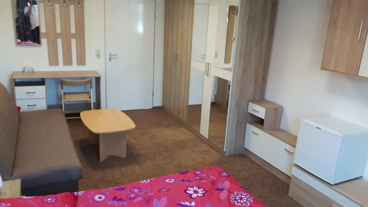 Hostel Pension Ks Geretsried